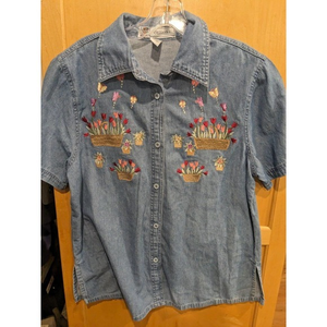 Passion-1 Womens Denim Shirt Size M‎ Embroidered Flowers Chambray Short Sleeve
